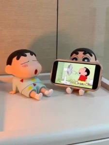 Crayon Shin-Chan Phone Stand, Multifunctional Desktop Decoration, Figurine Gift for Boys, Girls, Friends, and Children