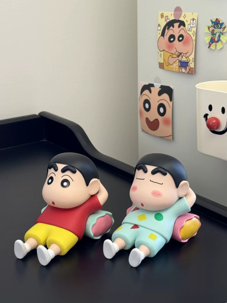 Crayon Shin-Chan Phone Stand Cute Ornament Lazy Desktop Phone Holder Figurine Car Small Gift Cartoon Trendy Toy