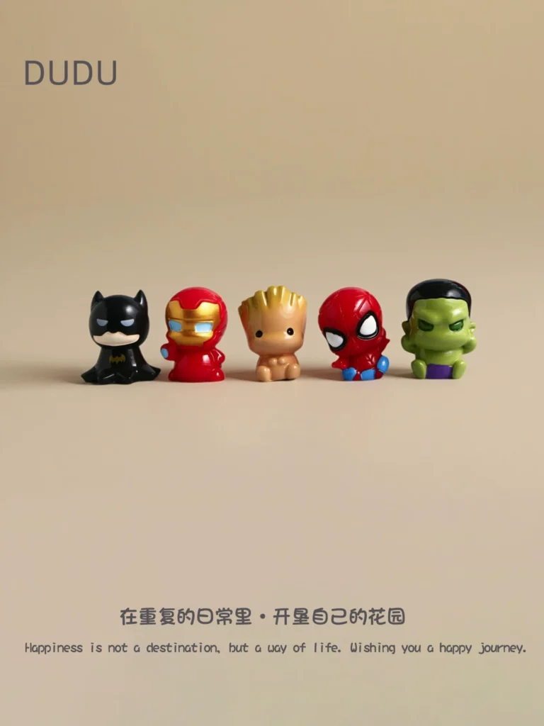 Q-Version Cartoon Iron Man Superhero Figurine, Healing-Style Small Ornament for Desk, Car Dashboard Decoration